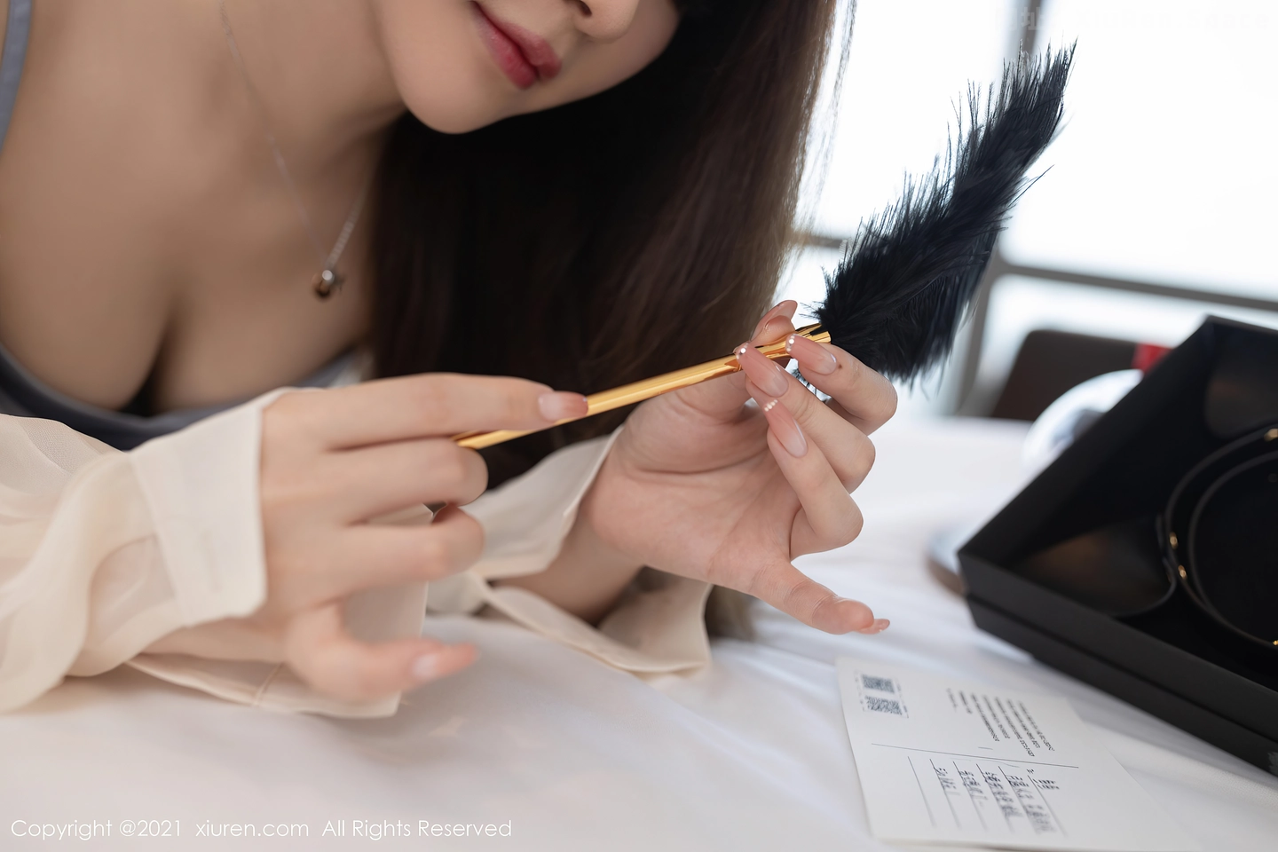 图片[5]-[XiuRen秀人网]VOL.3560 嫩模鱼子酱Fish鱼鱼的礼物主题私房真空白衬衣惹火诱惑写真76P-秀人网官方网站